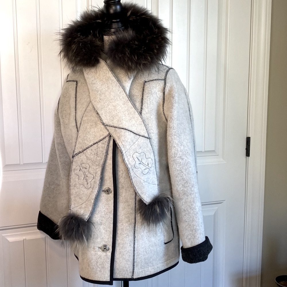 EPSILON WOOL BLEND COAT NWOT